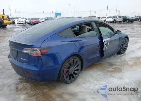 2022 Tesla Model 3 Performance Dual Motor All-Wheel Drive z USA, uszkodzony, nr VIN 5YJ3E1EC0NF354858